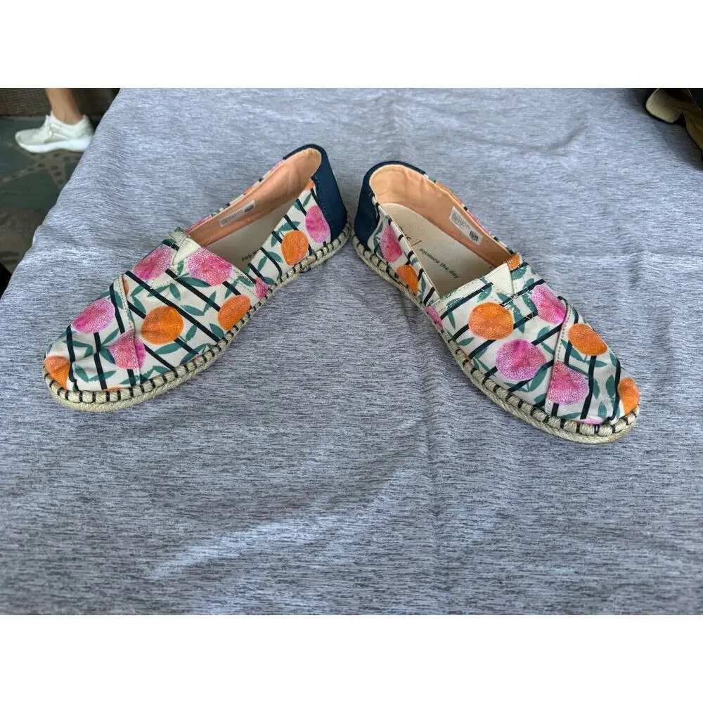 TOMS Classic Citrus/Orange Espadrille slip on shoes, size 8.5